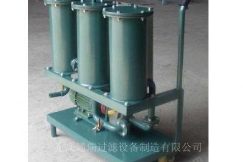 户外作业好辅佐：：：轻盈式滤油机，，轻松应对种种情形，，包管油品质量